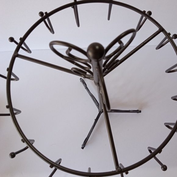 Jewelry necklace stand that spins - Picture 3 of 5